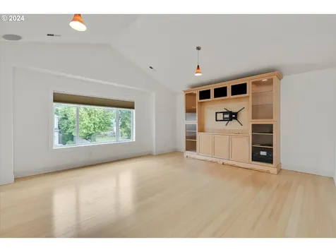 395 SE 14th Place Canby OR 97013
