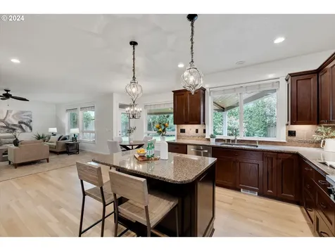 395 SE 14th Place Canby OR 97013