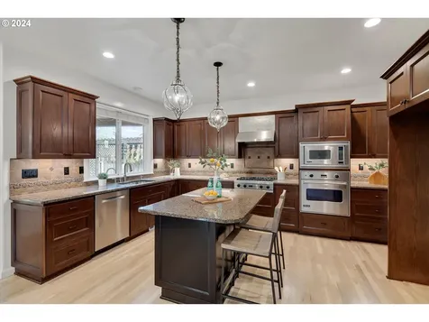 395 SE 14th Place Canby OR 97013