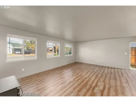 200 Valentine Avenue Sutherlin OR 97479