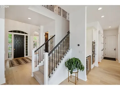 4023 Nw Riggs Drive Portland OR 97229