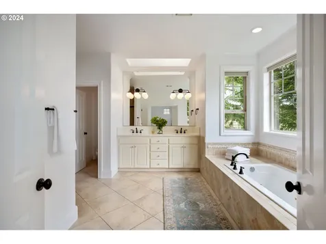 4023 Nw Riggs Drive Portland OR 97229
