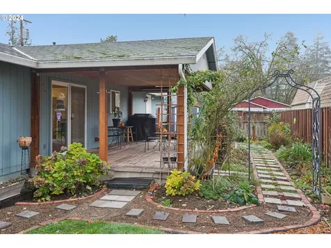 419 S Harrison Street Newberg OR 97132