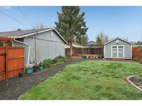 419 S Harrison Street Newberg OR 97132