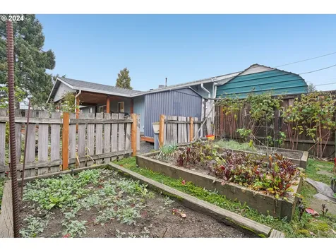 419 S Harrison Street Newberg OR 97132