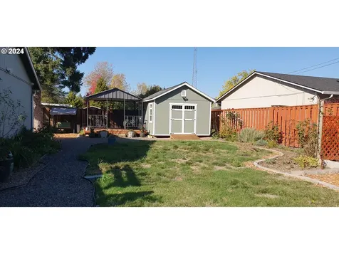 419 S Harrison Street Newberg OR 97132