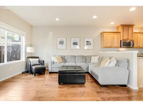 890 Nw 2nd Avenue Canby OR 97013