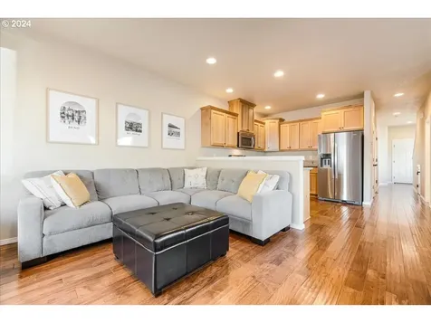 890 Nw 2nd Avenue Canby OR 97013