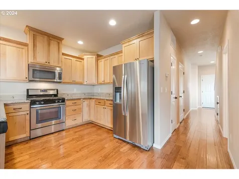 890 Nw 2nd Avenue Canby OR 97013