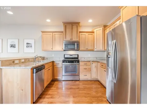 890 Nw 2nd Avenue Canby OR 97013