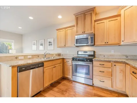 890 Nw 2nd Avenue Canby OR 97013