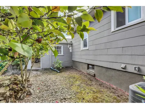 2833 N Bryant Street Portland OR 97217