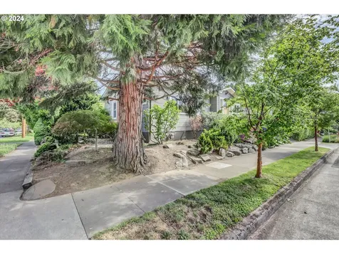 2833 N Bryant Street Portland OR 97217
