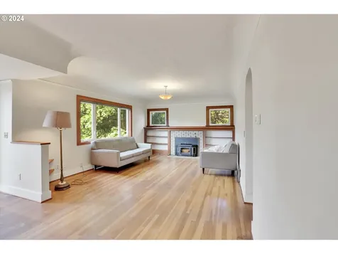 2833 N Bryant Street Portland OR 97217