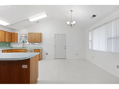 234 Valentine Avenue Sutherlin OR 97479