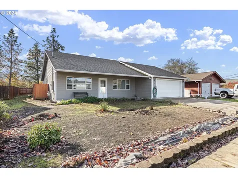 234 Valentine Avenue Sutherlin OR 97479