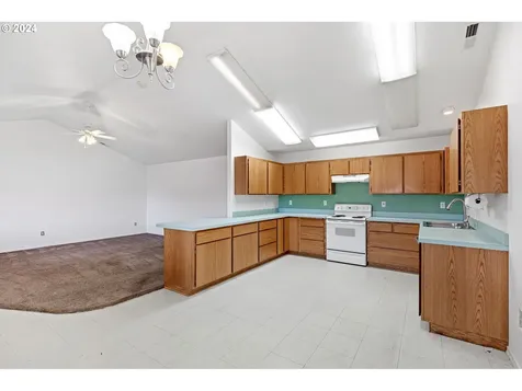 234 Valentine Avenue Sutherlin OR 97479