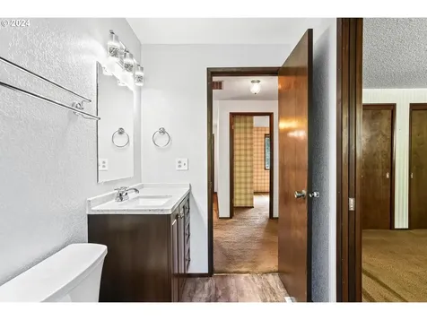 6187 Sw Cross Creek Avenue Beaverton OR 97078