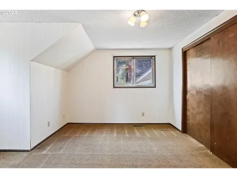 6187 Sw Cross Creek Avenue Beaverton OR 97078