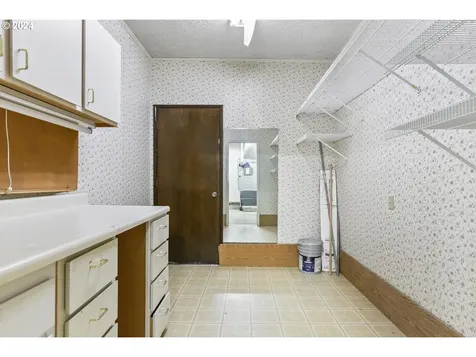 6187 Sw Cross Creek Avenue Beaverton OR 97078
