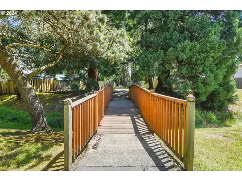 6187 Sw Cross Creek Avenue Beaverton OR 97078