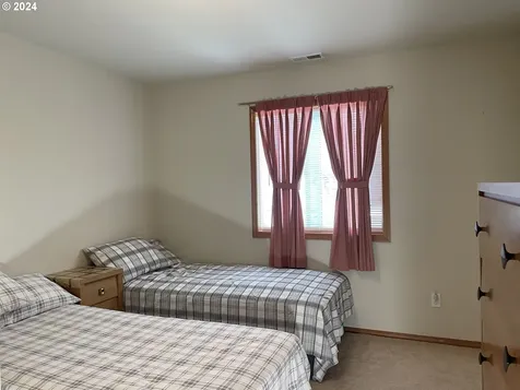 7835 SE 68th Avenue Portland OR 97206