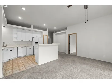818 Se Francis Avenue Gresham OR 97080