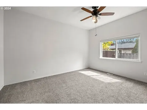 818 Se Francis Avenue Gresham OR 97080