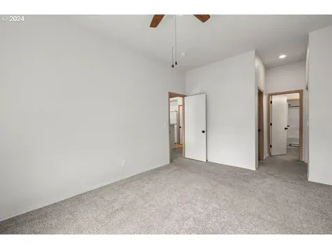 818 Se Francis Avenue Gresham OR 97080