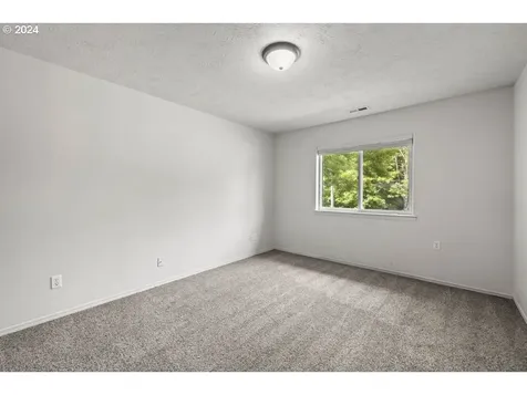 818 Se Francis Avenue Gresham OR 97080