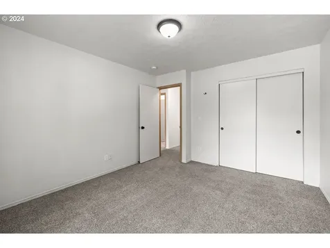 818 Se Francis Avenue Gresham OR 97080