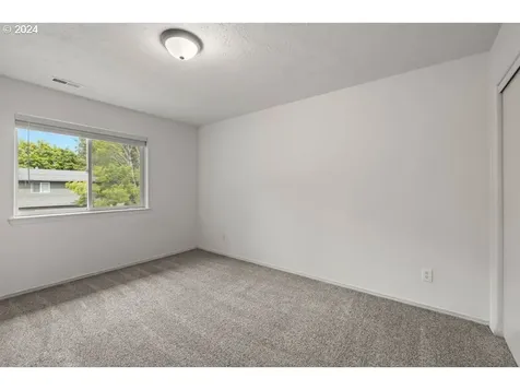 818 Se Francis Avenue Gresham OR 97080
