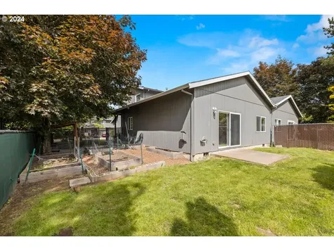 818 Se Francis Avenue Gresham OR 97080