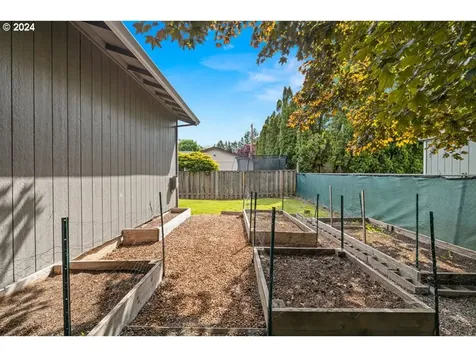 818 Se Francis Avenue Gresham OR 97080
