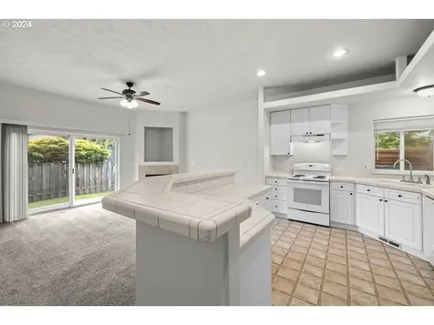 818 Se Francis Avenue Gresham OR 97080