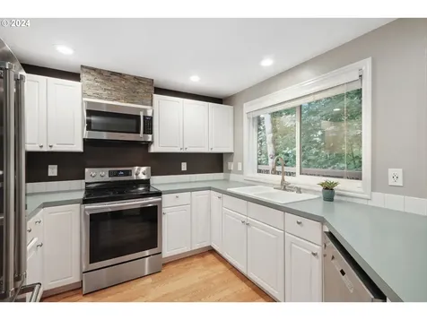 17405 Wake Robin Circle Oregon City OR 97045