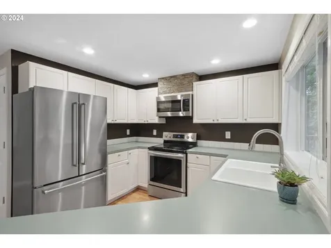 17405 Wake Robin Circle Oregon City OR 97045
