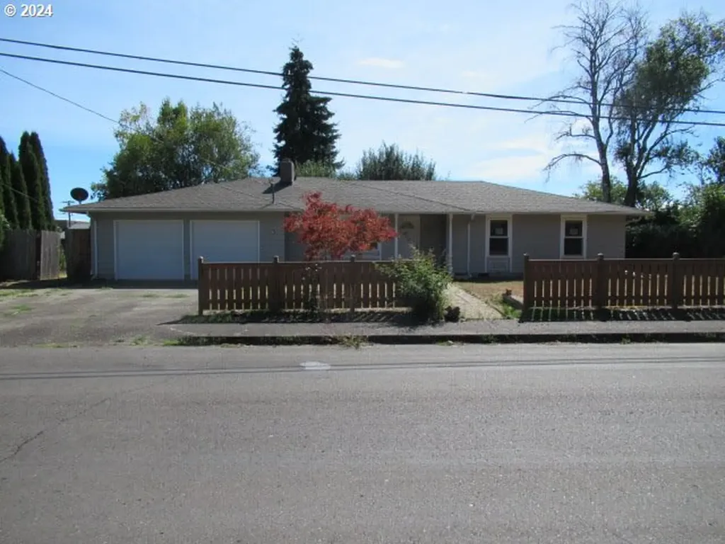 456 SW Chapman Street Sheridan OR 97378