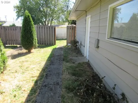 456 SW Chapman Street Sheridan OR 97378