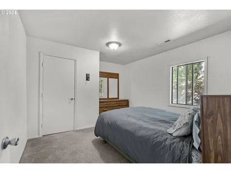 842 NE Center Street Sheridan OR 97378