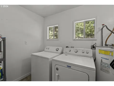 842 NE Center Street Sheridan OR 97378