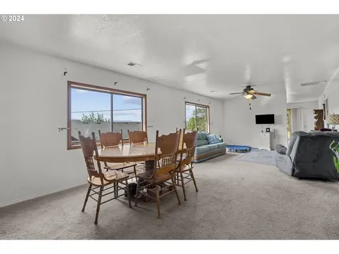 842 NE Center Street Sheridan OR 97378