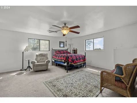 842 NE Center Street Sheridan OR 97378