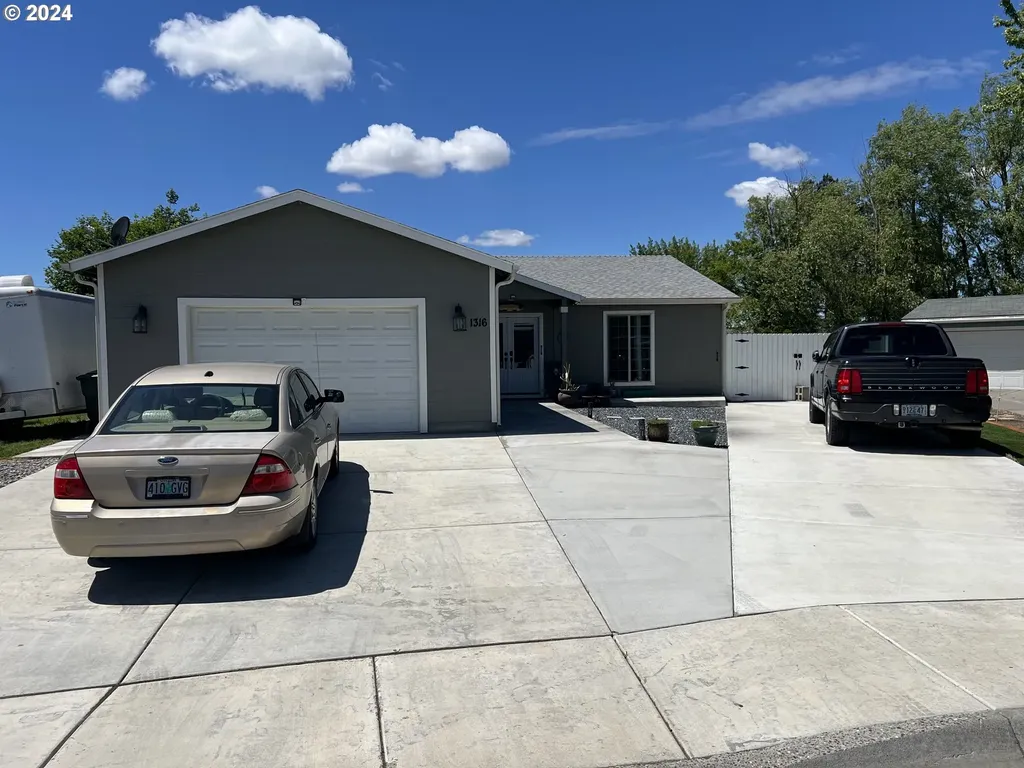1316 Sw Shea Drive Hermiston OR 97838
