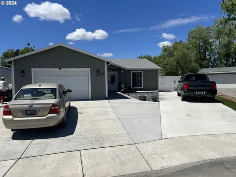 1316 Sw Shea Drive Hermiston OR 97838