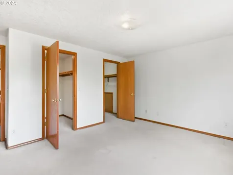 11927 Se Morrison Street Portland OR 97216