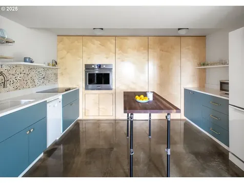 1240 NW Summit Avenue Portland OR 97210