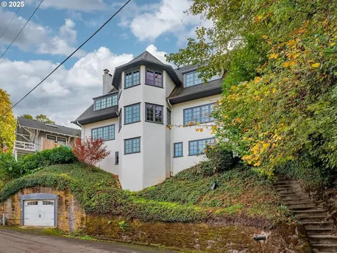 1240 NW Summit Avenue Portland OR 97210