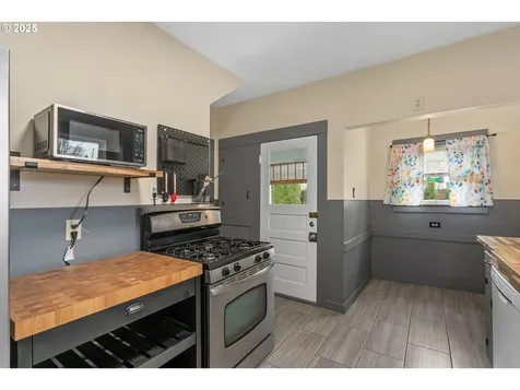 2204 NE 46th Avenue Portland OR 97213