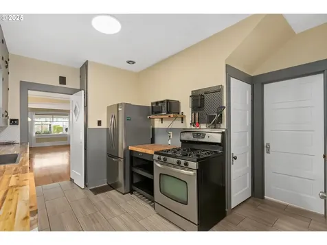 2204 NE 46th Avenue Portland OR 97213